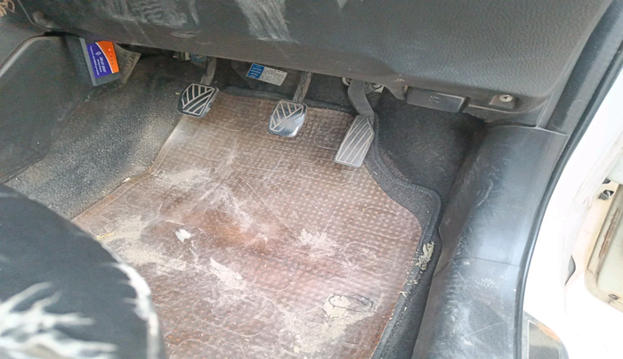 2013 Maruti Swift ZDI, Diesel, Manual, 1,78,287 km, interior