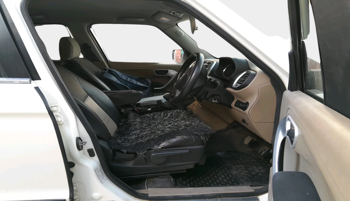 2017 Mahindra TUV300 T10, Diesel, Manual, 2,292 km, interior