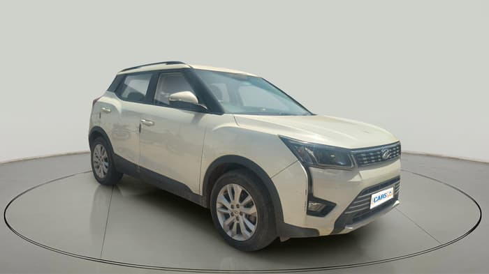 2020 Mahindra XUV300 W8 1.2 PETROL, Petrol, Manual, 74,000 km, exterior