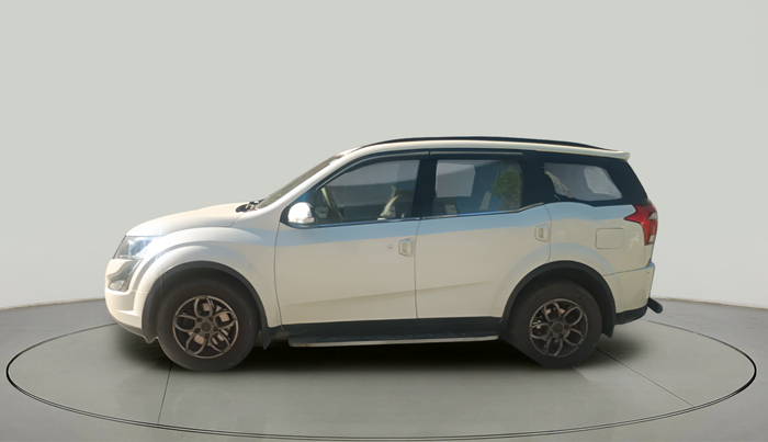 2020 Mahindra XUV500 W7, Diesel, Manual, 48,349 km, exterior