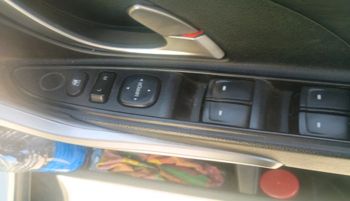 2020 Mahindra XUV500 W7, Diesel, Manual, 48,349 km, interior