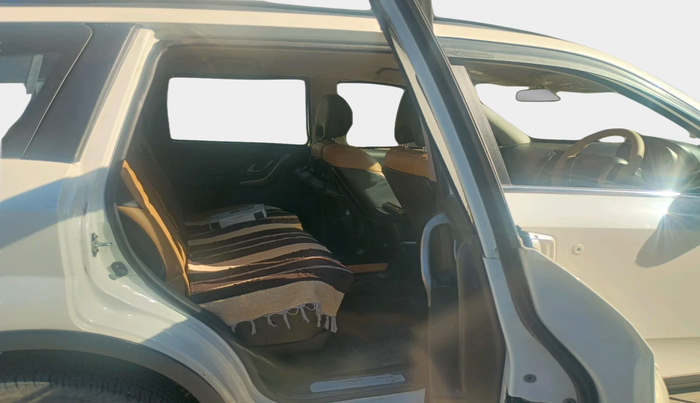 2020 Mahindra XUV500 W7, Diesel, Manual, 48,349 km, interior