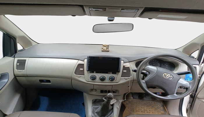 2013 Toyota Innova 2.5 GX 8 STR, Diesel, Manual, 2,11,955 km, interior