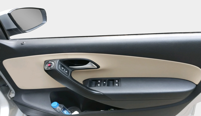 2016 Volkswagen Ameo HIGHLINE1.2L, Petrol, Manual, 57,527 km, interior