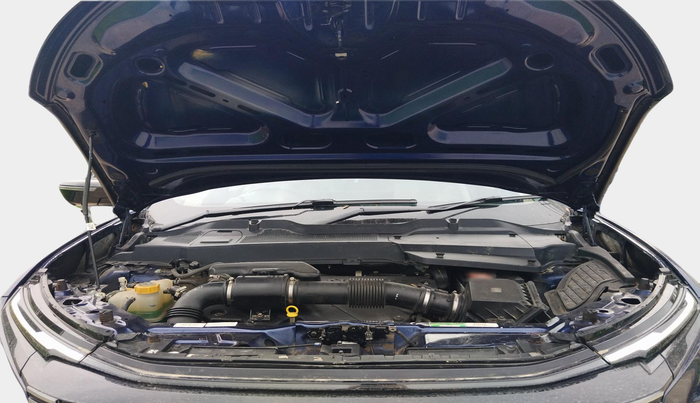 2024 Tata Safari ACCOMPLISHED PLUS 6 STR DUAL TONE, Diesel, Manual, 5,083 km, exterior
