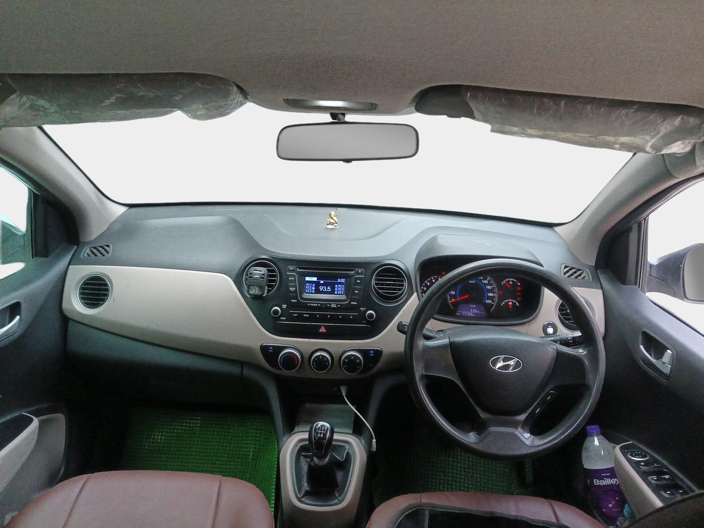 2013 Hyundai Grand i10 SPORTZ 1.1 CRDI, Diesel, Manual, 77,160 km, interior