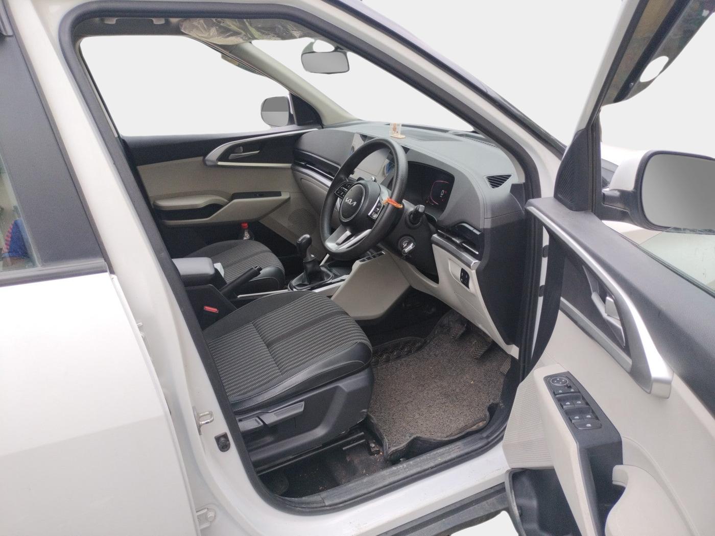 2024 KIA CARENS PRESTIGE 1.5 PETROL 7 STR, Petrol, Manual, 18,294 km, interior