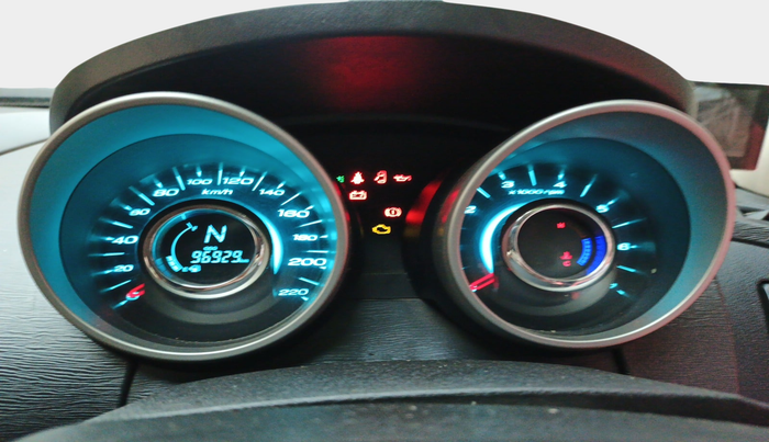 2015 Mahindra XUV500 W6, Diesel, Manual, 96,929 km, interior