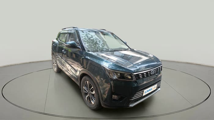 2020 Mahindra XUV300 W8 (O) 1.5 DIESEL AMT, Diesel, Automatic, 30,349 km, exterior