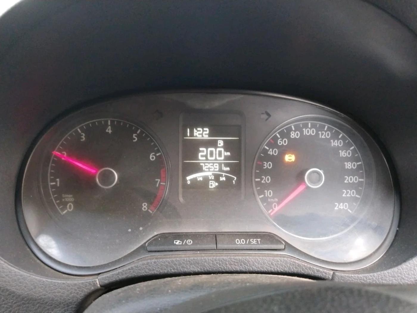 2017 Volkswagen Polo COMFORTLINE 1.2L, Petrol, Manual, 72,591 km, interior