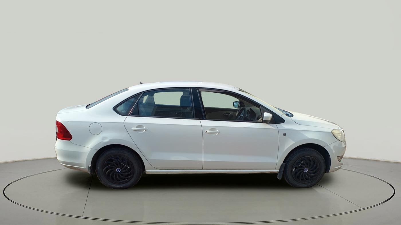 2012 Skoda Rapid AMBITION 1.6 MPI MT, Petrol, Manual, 49,491 km, exterior