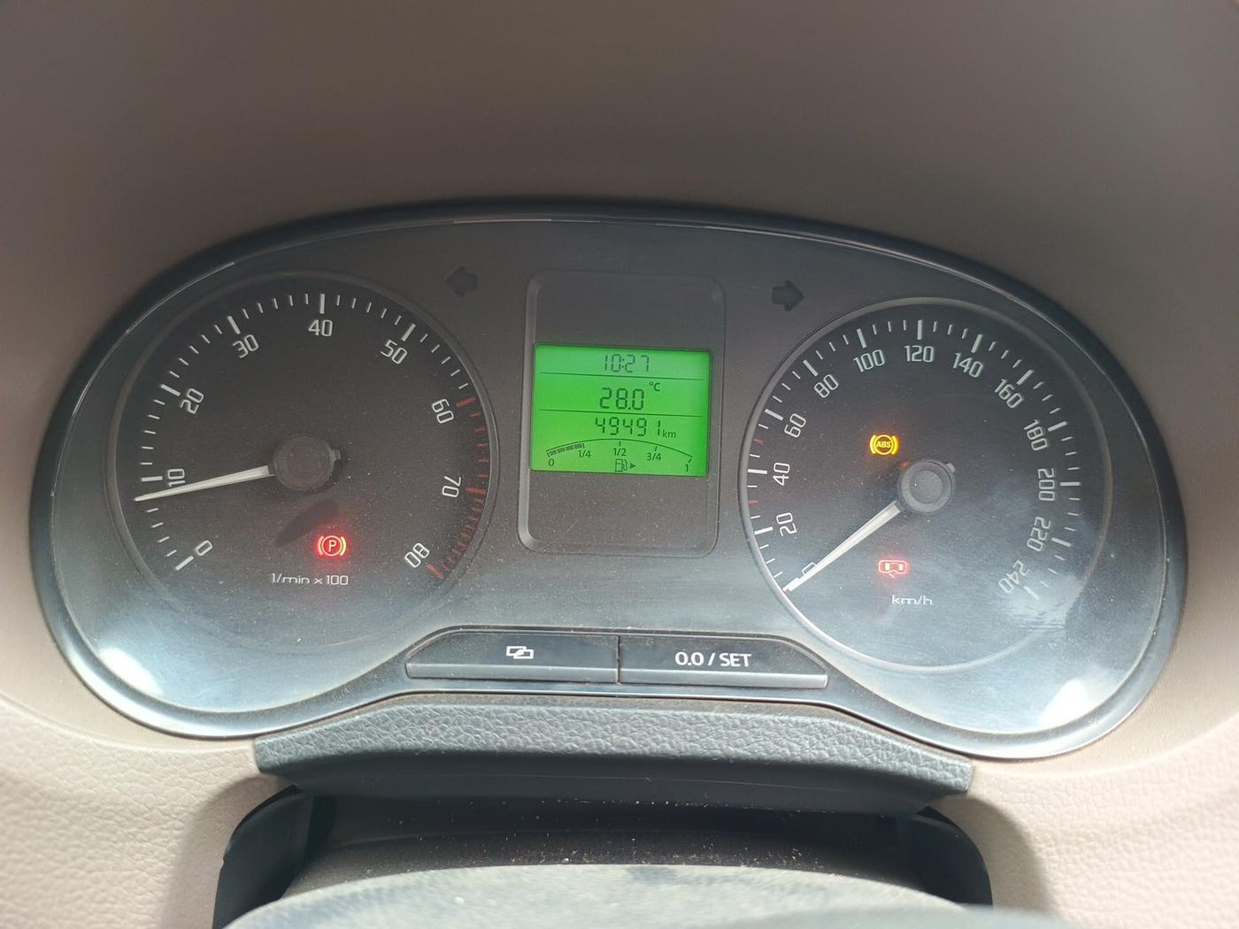 2012 Skoda Rapid AMBITION 1.6 MPI MT, Petrol, Manual, 49,491 km, interior