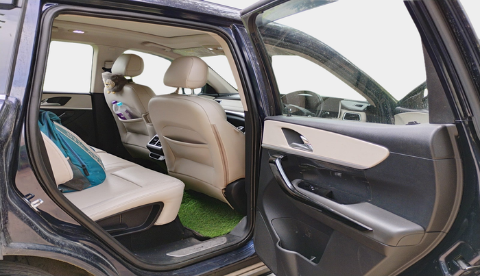 2021 Mahindra XUV700 AX 7 P MT 7 STR, Petrol, Manual, 80,702 km, interior