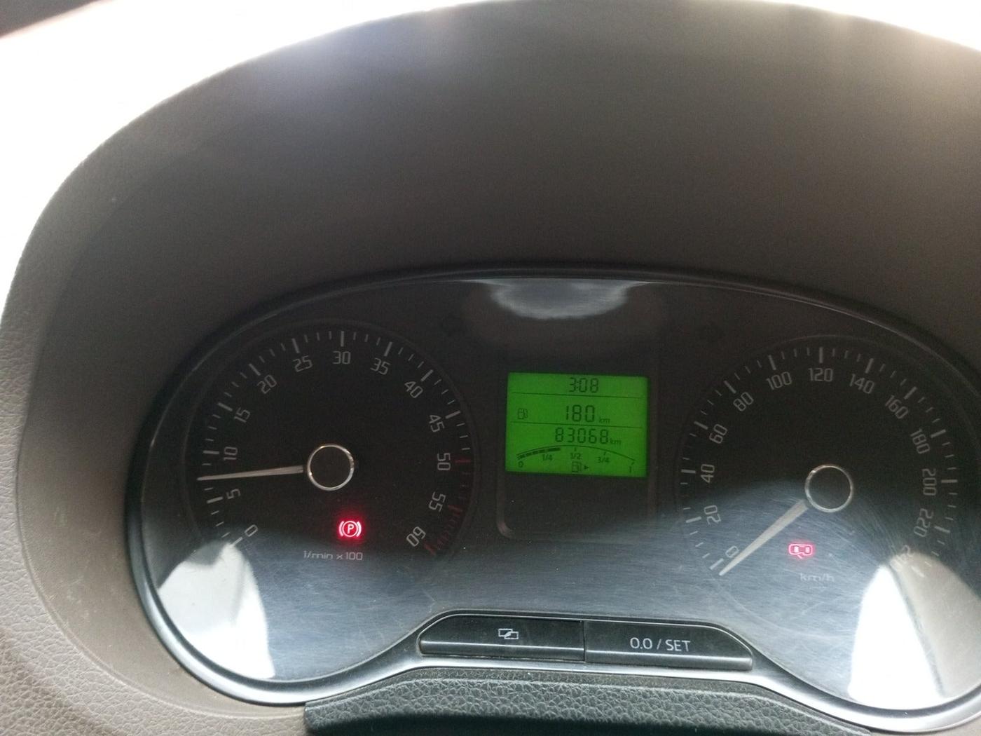 2013 Skoda Rapid ELEGANCE 1.6 TDI CR MT, Diesel, Manual, 83,068 km, interior