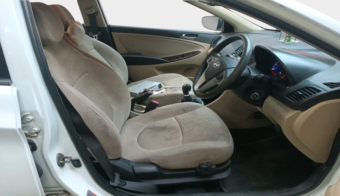 2013 Hyundai Verna FLUIDIC 1.6 CRDI SX, Diesel, Manual, 60,053 km, interior