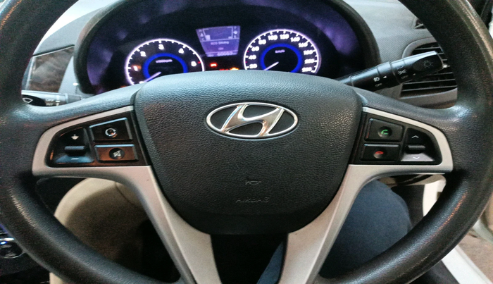 2013 Hyundai Verna FLUIDIC 1.6 CRDI SX, Diesel, Manual, 60,053 km, interior