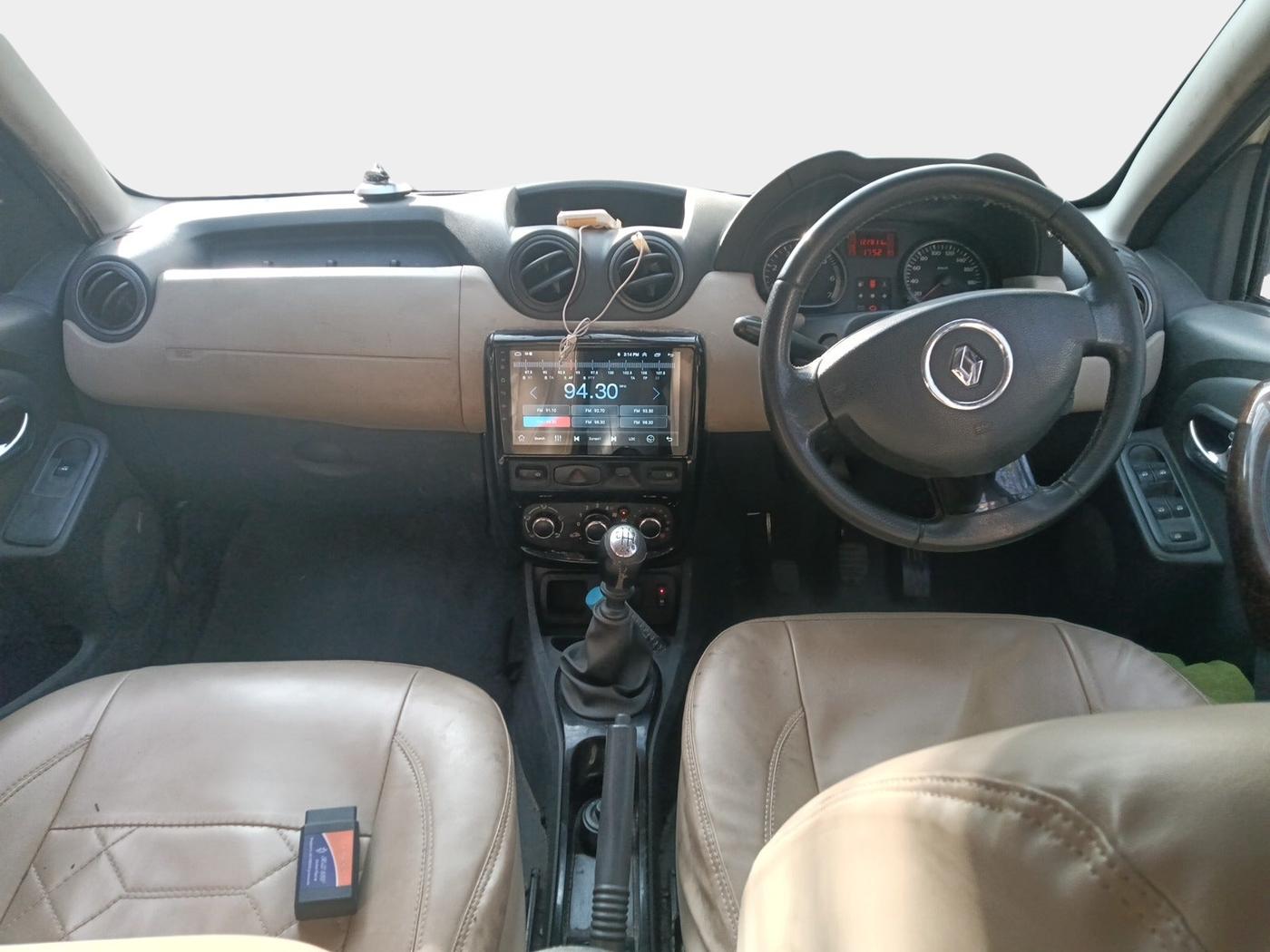 2013 Renault Duster 110 PS RXZ DIESEL, Diesel, Manual, 1,22,813 km, interior