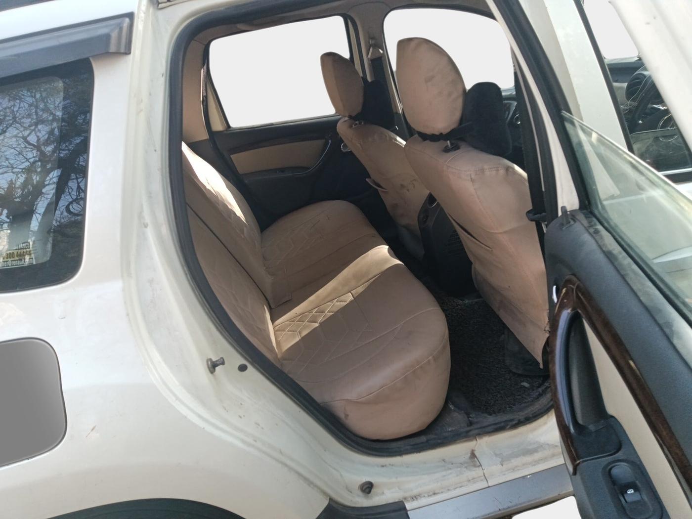 2013 Renault Duster 110 PS RXZ DIESEL, Diesel, Manual, 1,22,813 km, interior