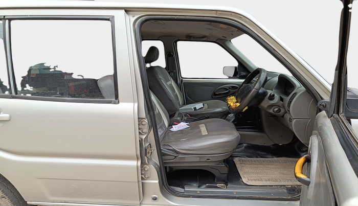 2013 Mahindra Scorpio LX BS-III, Diesel, Manual, 76,470 km, interior