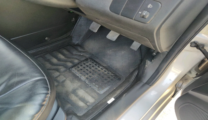 2014 Hyundai Xcent SX 1.2 (O), Petrol, Manual, 75,578 km, interior