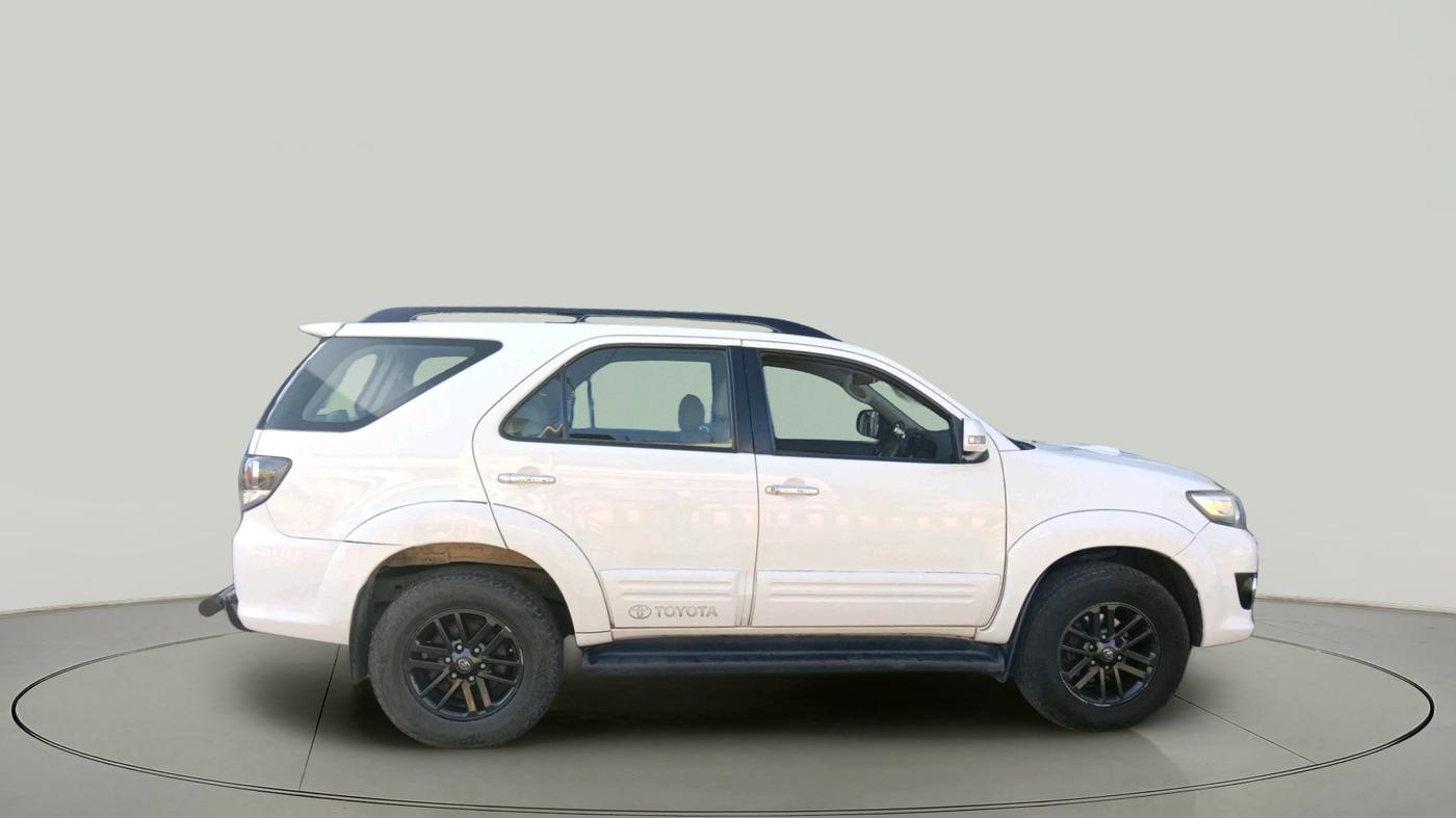 2015 Toyota Fortuner 3.0 4X2 MT, Diesel, Manual, 1,19,847 km, exterior