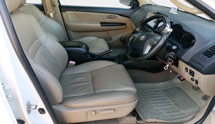 2015 Toyota Fortuner 3.0 4X2 MT, Diesel, Manual, 1,19,847 km, interior