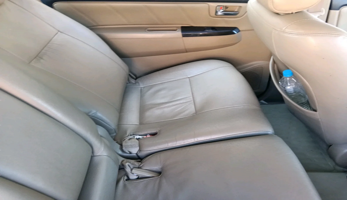 2015 Toyota Fortuner 3.0 4X2 MT, Diesel, Manual, 1,19,847 km, interior