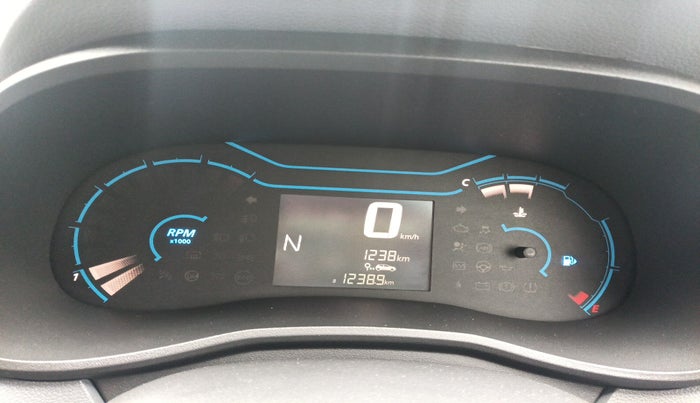 2022 Renault Kwid RXT 1.0 AMT, Petrol, Automatic, 1,238 km, interior