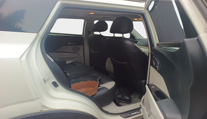 2023 Mahindra XUV300 W8 1.5 DIESEL, Diesel, Manual, 35,538 km, interior