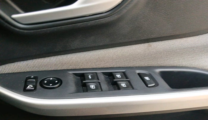 2022 Nissan MAGNITE XV MT, Petrol, Manual, 34,108 km, interior