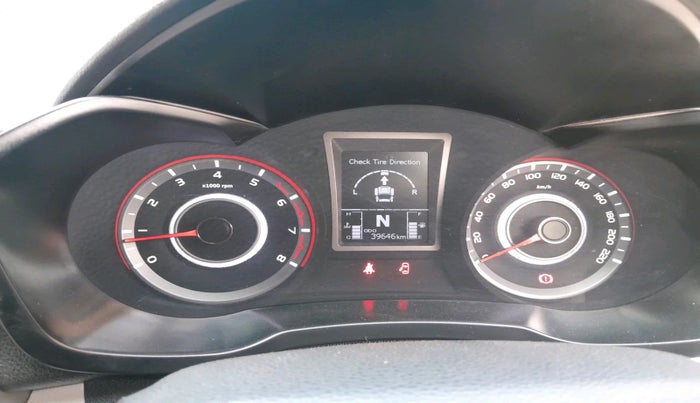2020 Mahindra XUV300 W8 1.2 PETROL, Petrol, Manual, 39,646 km, interior