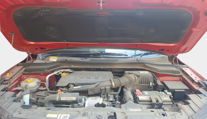 2023 Mahindra XUV300 W8 (O) 1.2 PETROL AMT, Petrol, Automatic, 13,071 km, exterior
