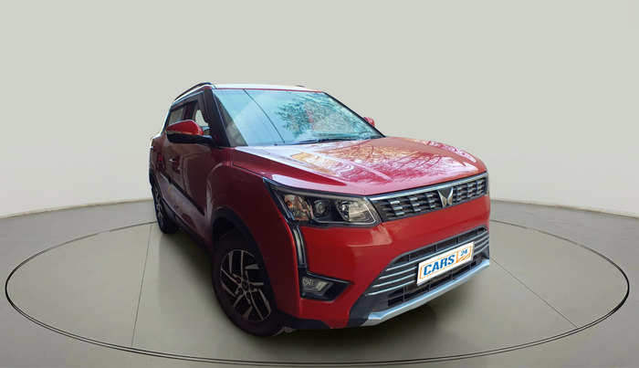 2023 Mahindra XUV300 W8 (O) 1.2 PETROL AMT, Petrol, Automatic, 13,071 km, exterior