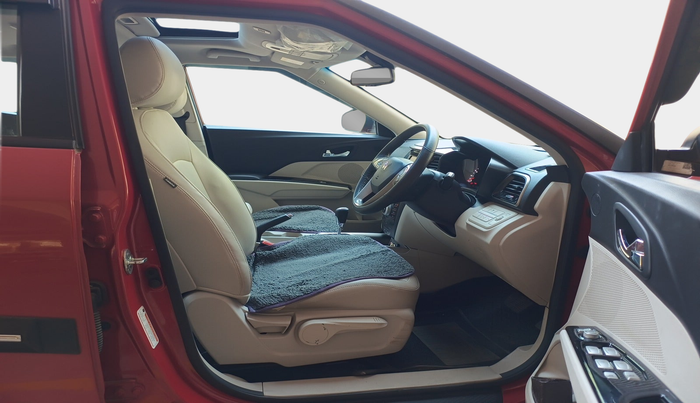 2023 Mahindra XUV300 W8 (O) 1.2 PETROL AMT, Petrol, Automatic, 13,071 km, interior