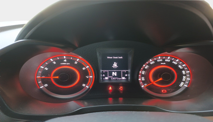 2023 Mahindra XUV300 W8 (O) 1.2 PETROL AMT, Petrol, Automatic, 13,071 km, interior