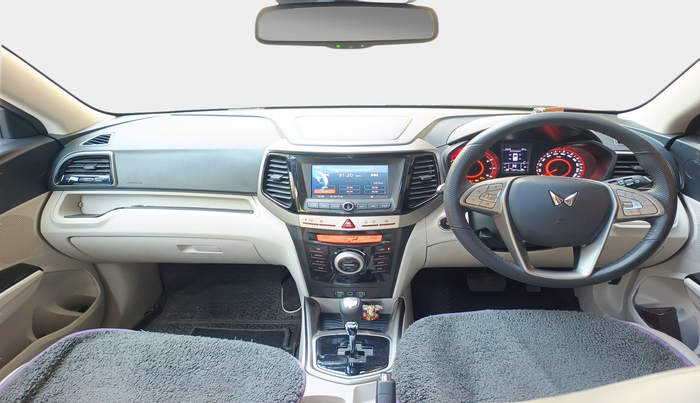 2023 Mahindra XUV300 W8 (O) 1.2 PETROL AMT, Petrol, Automatic, 13,071 km, interior
