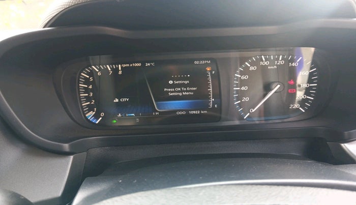 2024 Tata ALTROZ XZ + SUNROOF, Petrol, Manual, 10,922 km, interior