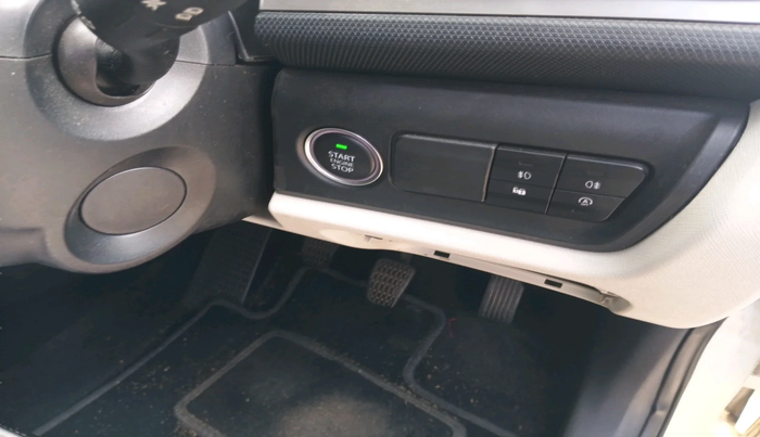 2024 Tata ALTROZ XZ + SUNROOF, Petrol, Manual, 10,922 km, interior