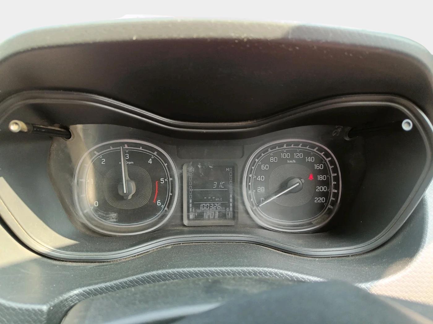 2017 Maruti Vitara Brezza ZDI, Diesel, Manual, 1,00,326 km, interior