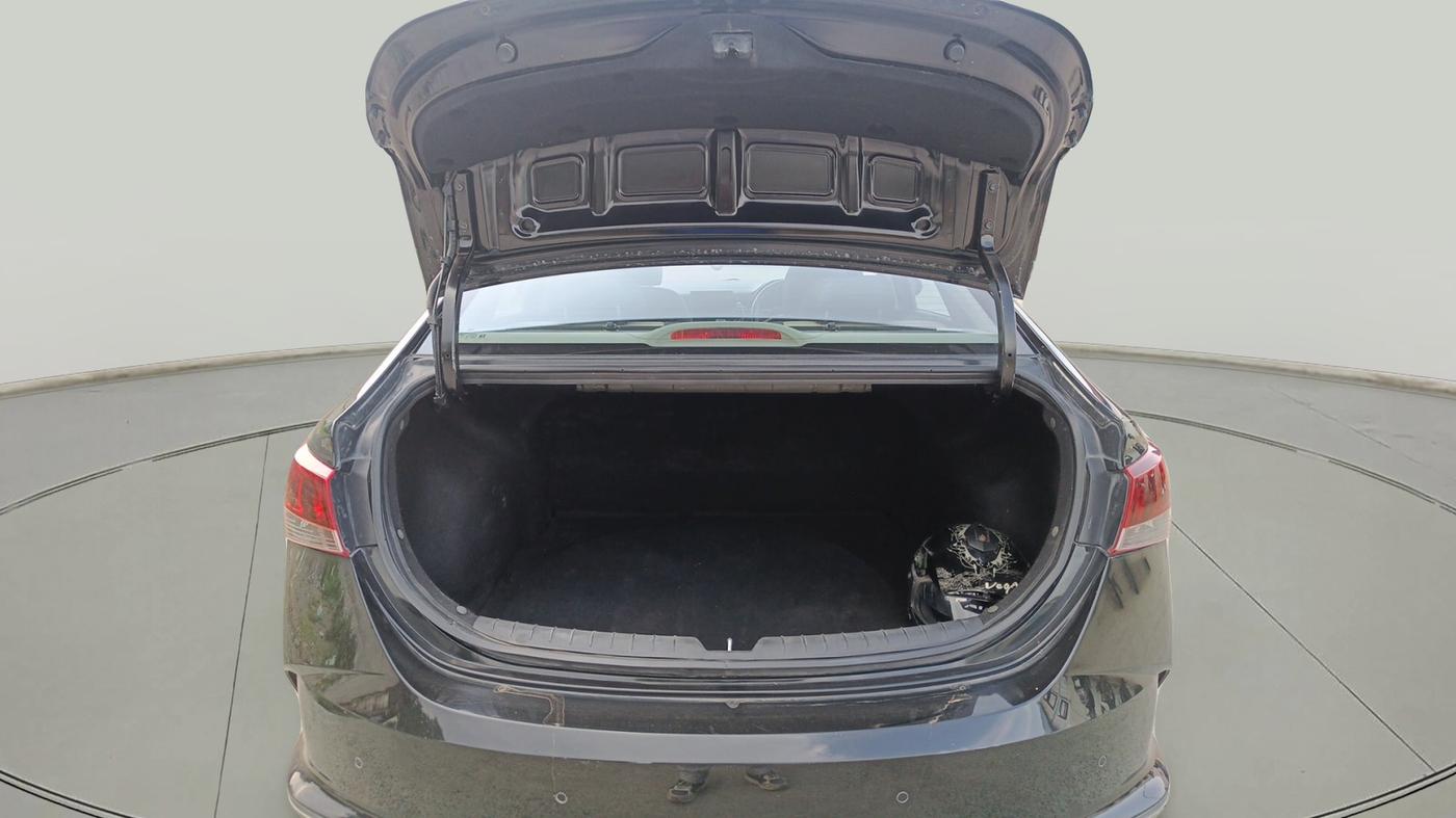 2022 Hyundai Verna SX (O)1.5 VTVT, Petrol, Manual, 72,041 km, exterior