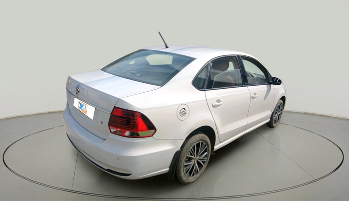 2017 Volkswagen Vento COMFORTLINE 1.6, Petrol, Manual, 48,884 km, exterior