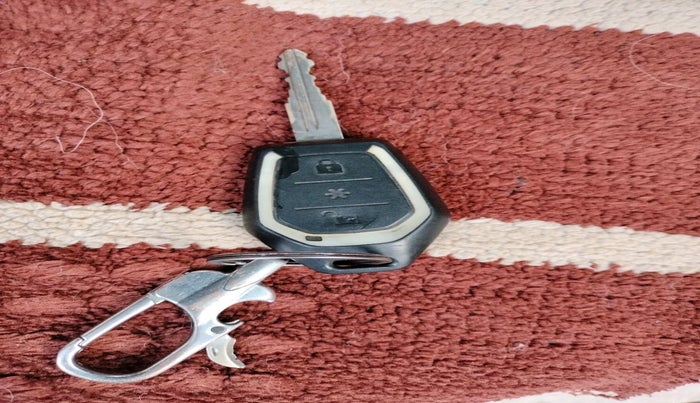 2018 Mahindra TUV300 T8, Diesel, Manual, 1,50,531 km, interior