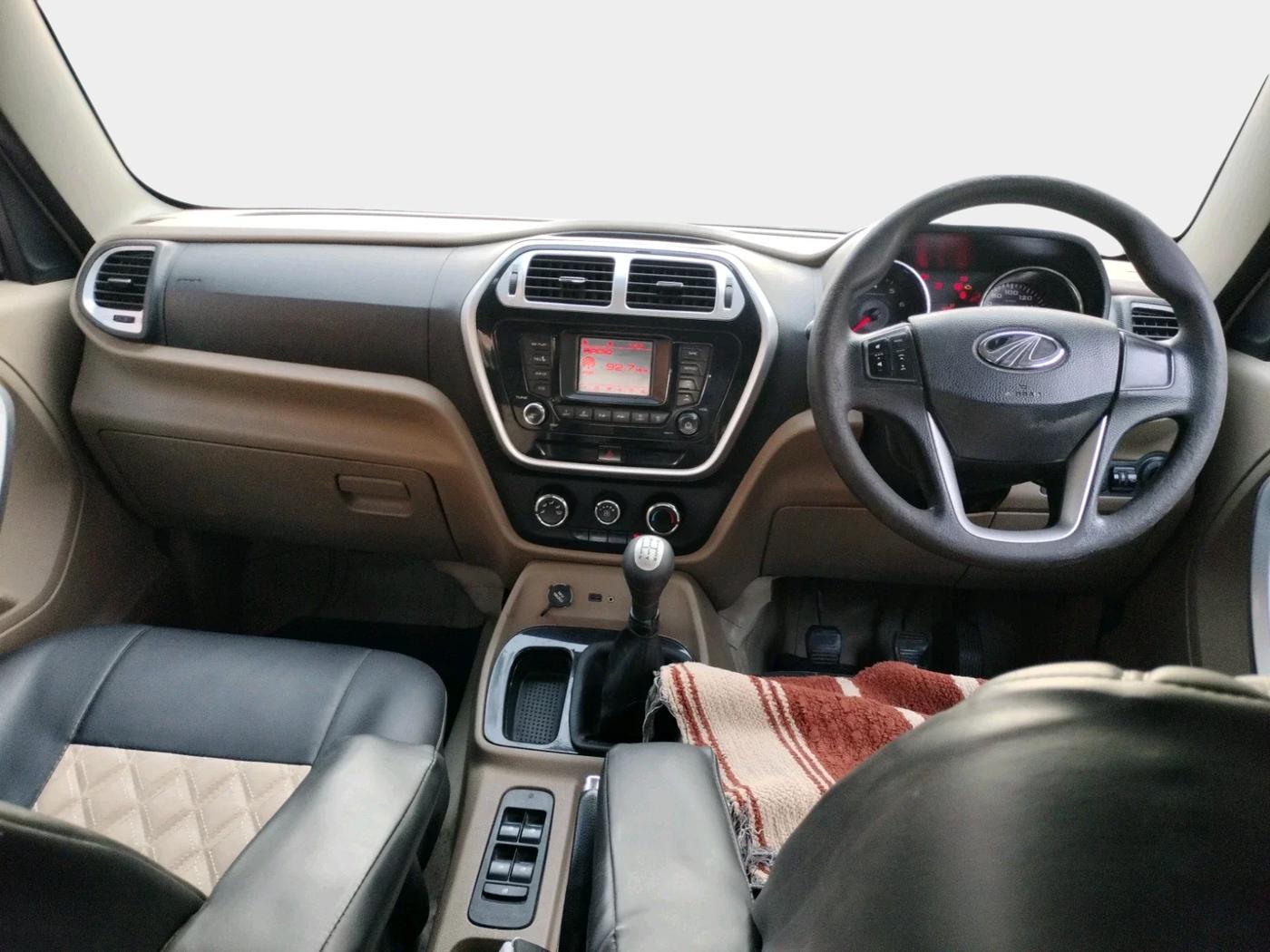 2018 Mahindra TUV300 T8, Diesel, Manual, 1,50,531 km, interior