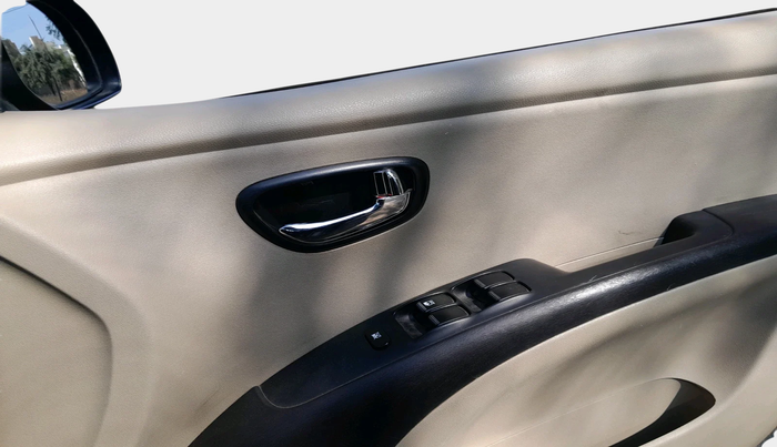 2014 Hyundai i10 SPORTZ 1.1, Petrol, Manual, 68,839 km, interior