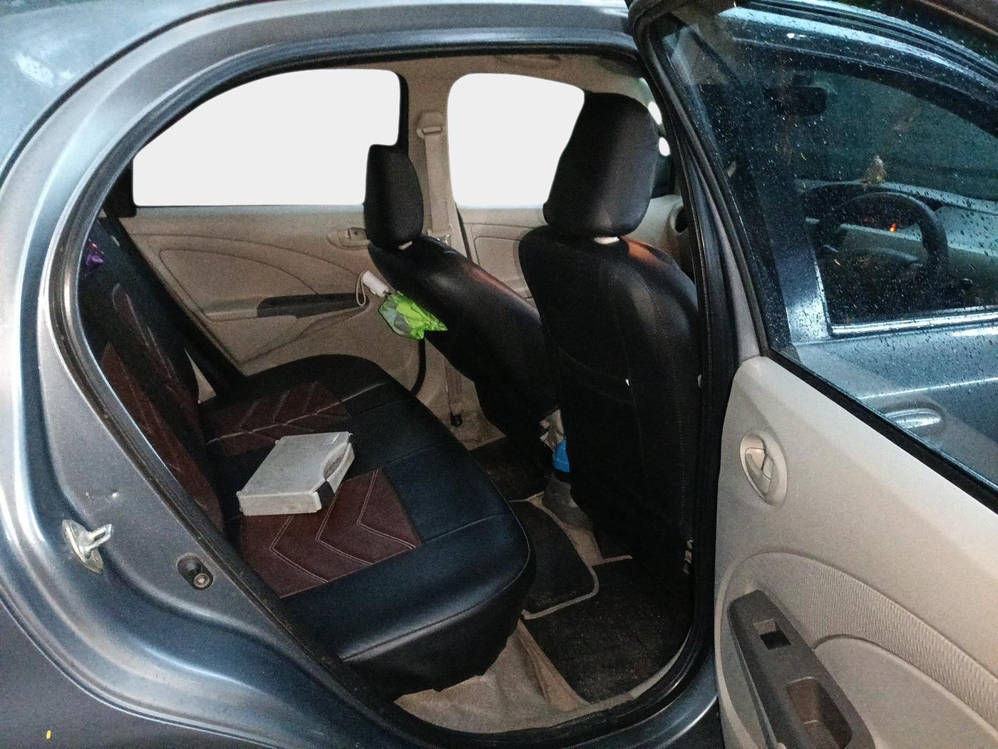 2014 Toyota Etios Liva G, Petrol, Manual, 68,000 km, interior