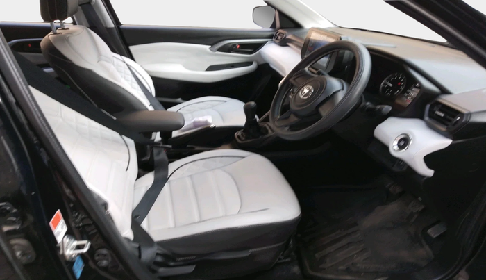 2025 Toyota URBAN CRUISER HYRYDER E NEO DRIVE, Petrol, Manual, 11,568 km, interior