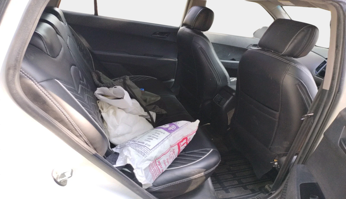 2016 Hyundai Creta BASE 1.6 PETROL, Petrol, Manual, 1,24,065 km, interior