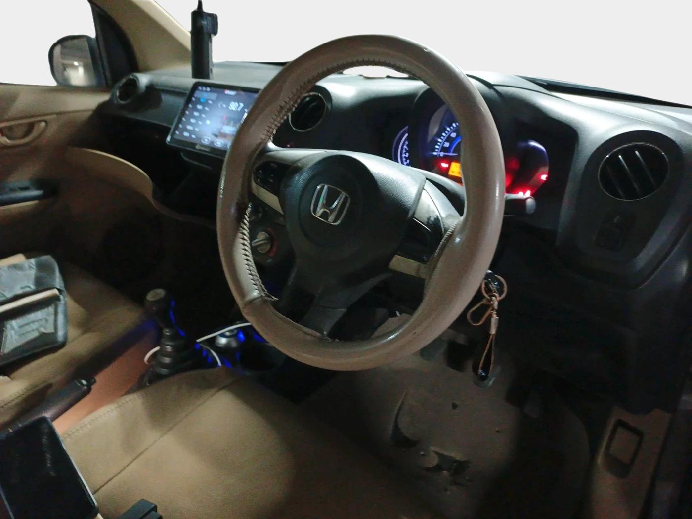 2015 Honda Amaze 1.5L I-DTEC SX, Diesel, Manual, 1,50,104 km, interior