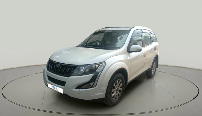 2016 Mahindra XUV500 W10, Diesel, Manual, 2,02,824 km, exterior