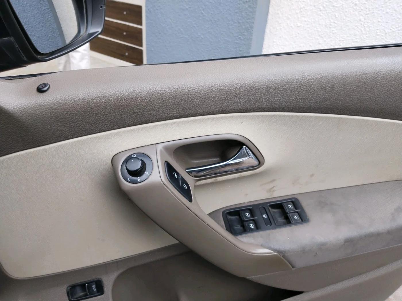 2015 Skoda Rapid 1.5 TDI CR ELEGANCE, Diesel, Manual, 1,33,849 km, interior